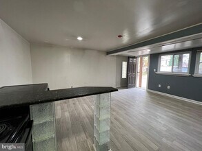 515 W Girard Ave in Philadelphia, PA - Building Photo - Building Photo