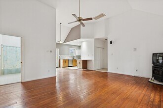 134 Yew Rd in Cheltenham, PA - Foto de edificio - Building Photo