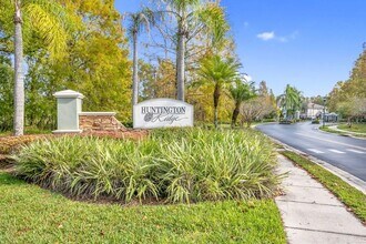 2050 Park Crescent Dr in Land O Lakes, FL - Building Photo - Building Photo