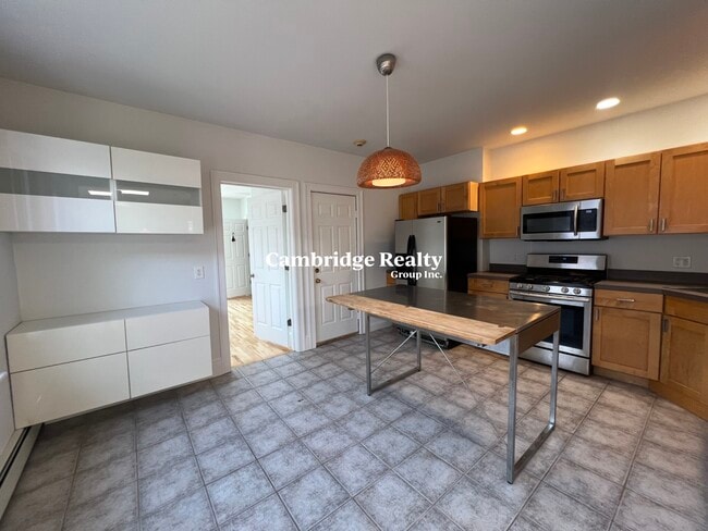 1228 Cambridge St, Unit 4A