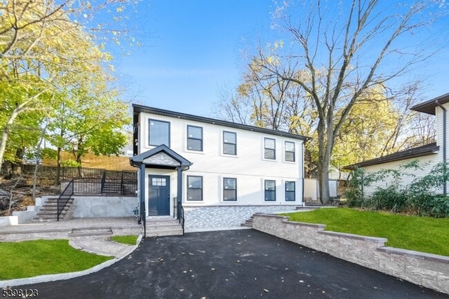 property at 169 New St