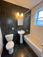 106 N Grove St in East Orange, NJ - Building Photo - Building Photo