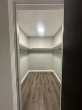 1252 W 73rd St in Indianapolis, IN - Building Photo - Building Photo