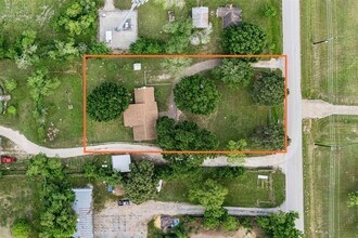19022 Old Mueschke Rd in Tomball, TX - Building Photo - Building Photo
