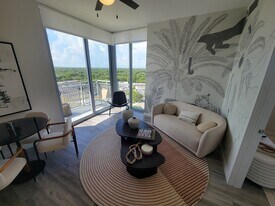 9501 SW 70th Ave, Unit B8 in Pinecrest, FL - Building Photo