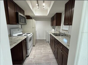 2526 Lemon Tree Ln in Orlando, FL - Building Photo - Building Photo