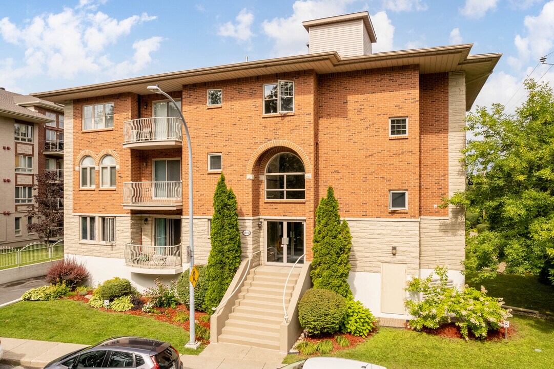 7031 Louis-Hébert Rue in Montréal, QC - Building Photo