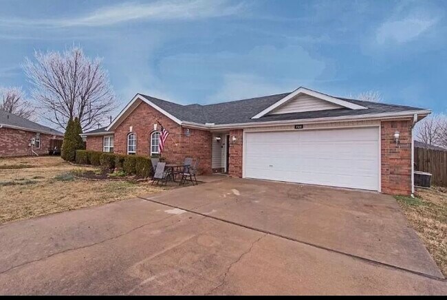 720 Michael Ct in Centerton, AR - Building Photo - Building Photo