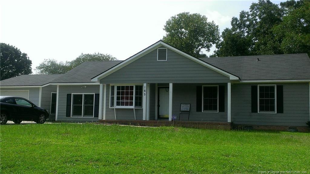 165 Canteberry Dr in Spring Lake, NC - Building Photo