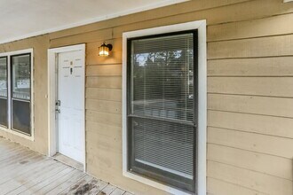 1535 Springwood Dr SE in Smyrna, GA - Foto de edificio - Building Photo