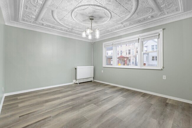 197 Hutton St in Jersey City, NJ - Building Photo - Building Photo