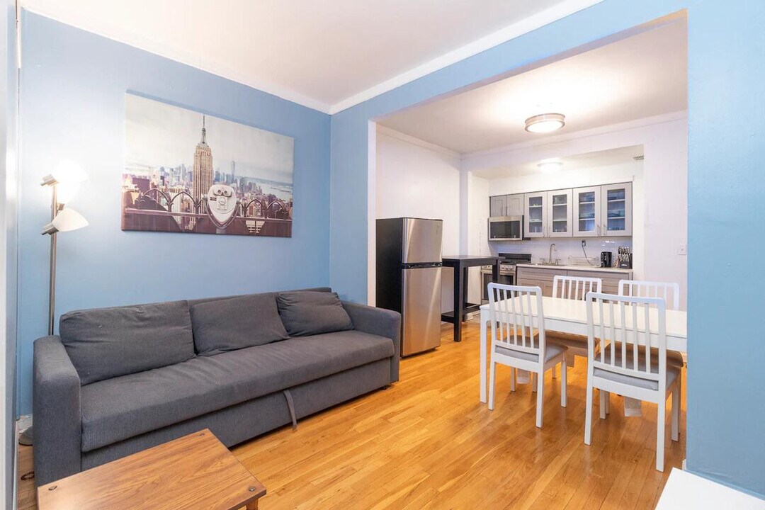 340 E 80th St in New York, NY - Building Photo