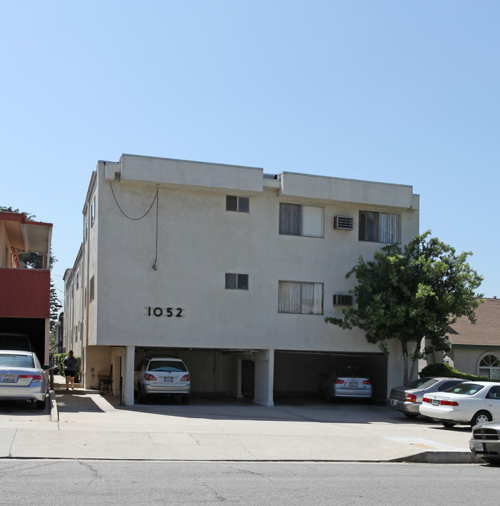 1052 Elm Ave in Glendale, CA - Building Photo