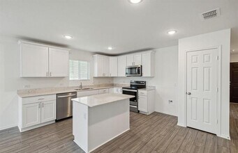 4425 Benham Dr in Crowley, TX - Building Photo - Building Photo