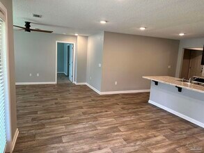 7307 Single Trce in Pensacola, FL - Building Photo - Building Photo