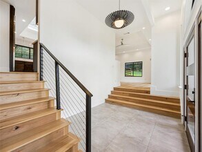 3911 Dry Creek Dr in Austin, TX - Building Photo - Building Photo