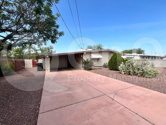 property at 5111 E Peach St