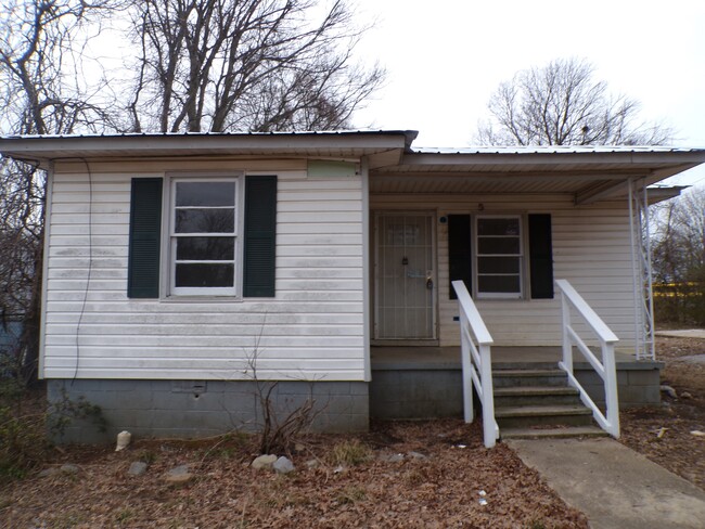 property at 5 1st St