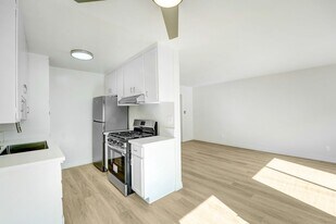 1550 S Saltair Ave in Los Angeles, CA - Building Photo