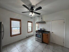 26 Abbott St in Lowell, MA - Building Photo - Building Photo