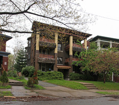 2736 Charlotte St Apartments