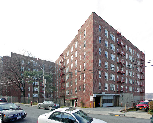 Highland Terrace in Yonkers, NY - Building Photo - Building Photo