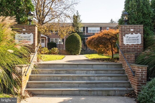 1334 Montgomery Ave in Narberth, PA - Foto de edificio - Building Photo