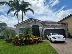 7823 Patriot St in Greenacres, FL - Building Photo