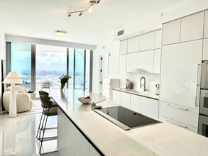 16901 Collins Ave, Unit 3203 in Sunny Isles Beach, FL - Building Photo - Building Photo