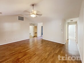 5121 Benjamin Ct in Kernersville, NC - Foto de edificio - Building Photo