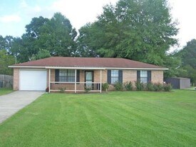 12 Deerfield Dr in Eufaula, AL - Building Photo