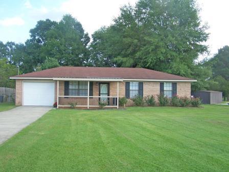 12 Deerfield Dr in Eufaula, AL - Building Photo