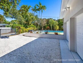565 NE 105th St in Miami Shores, FL - Building Photo - Building Photo