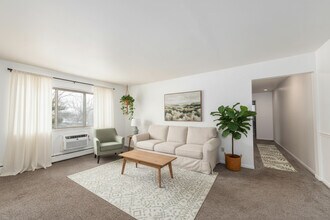 MadGrey Apartments in Lansing, MI - Foto de edificio - Building Photo