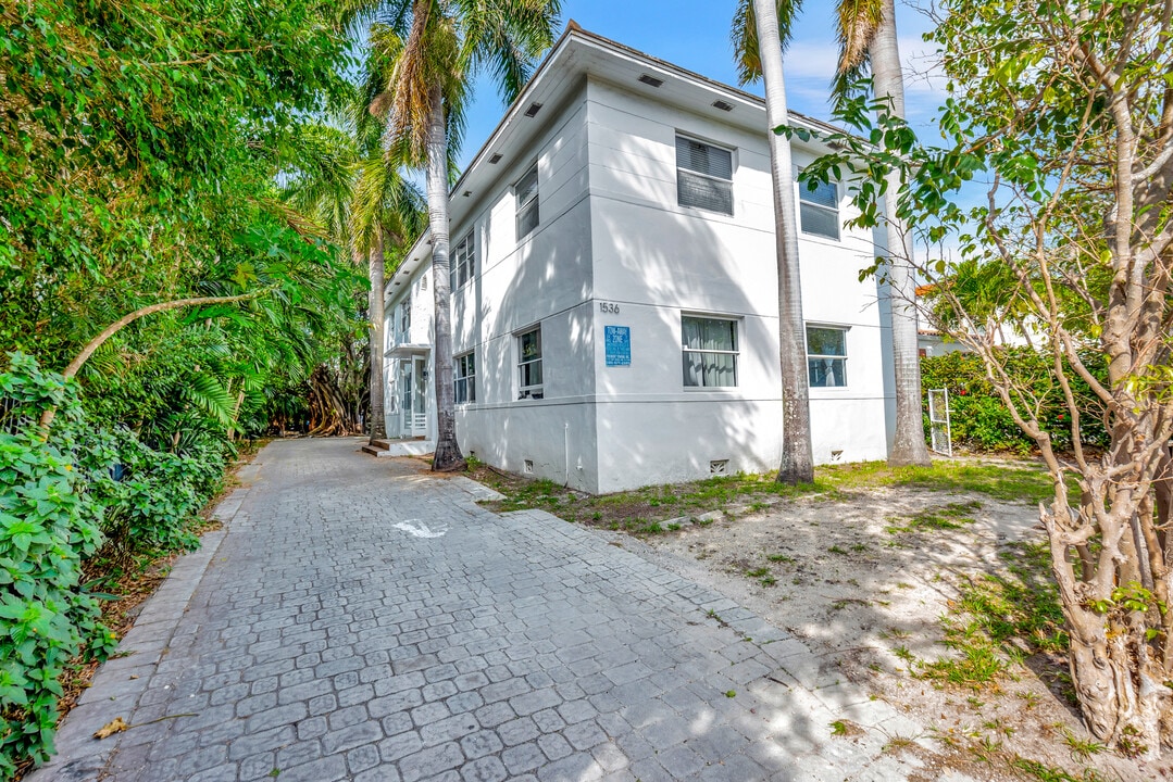 1536 Michigan Ave in Miami Beach, FL - Foto de edificio