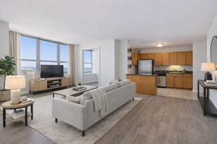 655 W Irving Park Rd, Unit 3314 in Chicago, IL - Building Photo
