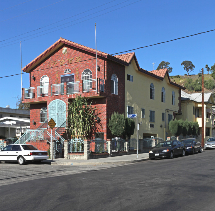 1027 Doyle Pl in Los Angeles, CA - Foto de edificio