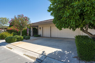 8 McGill Dr in Rancho Mirage, CA - Building Photo - Building Photo