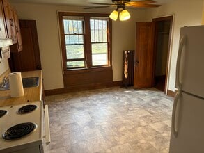 34130 Utica Rd in Fraser, MI - Foto de edificio - Building Photo