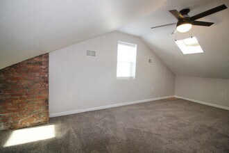 1928 Harcum Way in Pittsburgh, PA - Building Photo - Building Photo