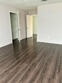 15346 Falmouth Ave photo'