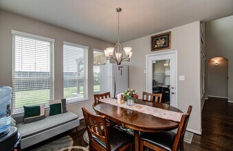 7610 River Pass Dr in Pearland, TX - Building Photo - Building Photo