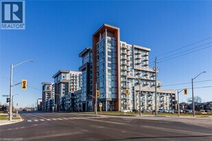 326 Dundas St E in Waterdown, ON - Building Photo