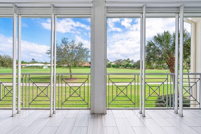 114 Palm Point Cir in Palm Beach Gardens, FL - Building Photo - Building Photo