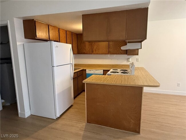 property at 1623 E Harmon Ave