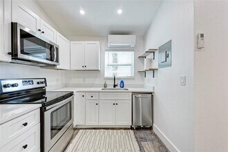 2302 Leon St in Austin, TX - Building Photo - Building Photo