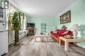 1068 Lillian St in Toronto, ON - Building Photo - Building Photo