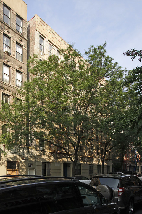 195 E Second St in New York, NY - Building Photo