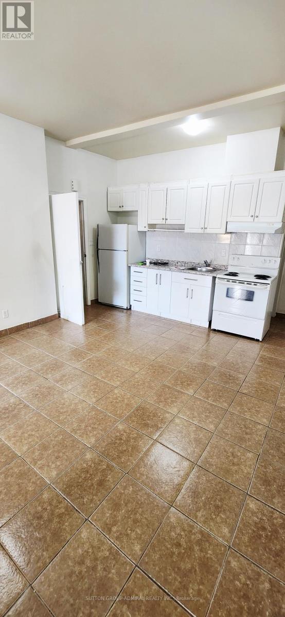 1040a St Clair Ave W in Toronto, ON - Building Photo - Building Photo