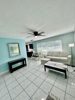 4421 Poinciana St in Lauderdale-by-the-Sea, FL - Building Photo